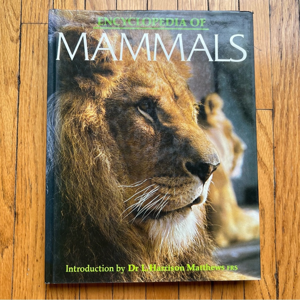 Barnes & Noble Encyclopedia of Mammals - Brown and Green Cover